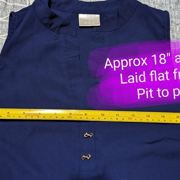 🎉 Vintage, fits like a small, tank blouse, comfy and flowy material in navy - Picture 4 of 9
